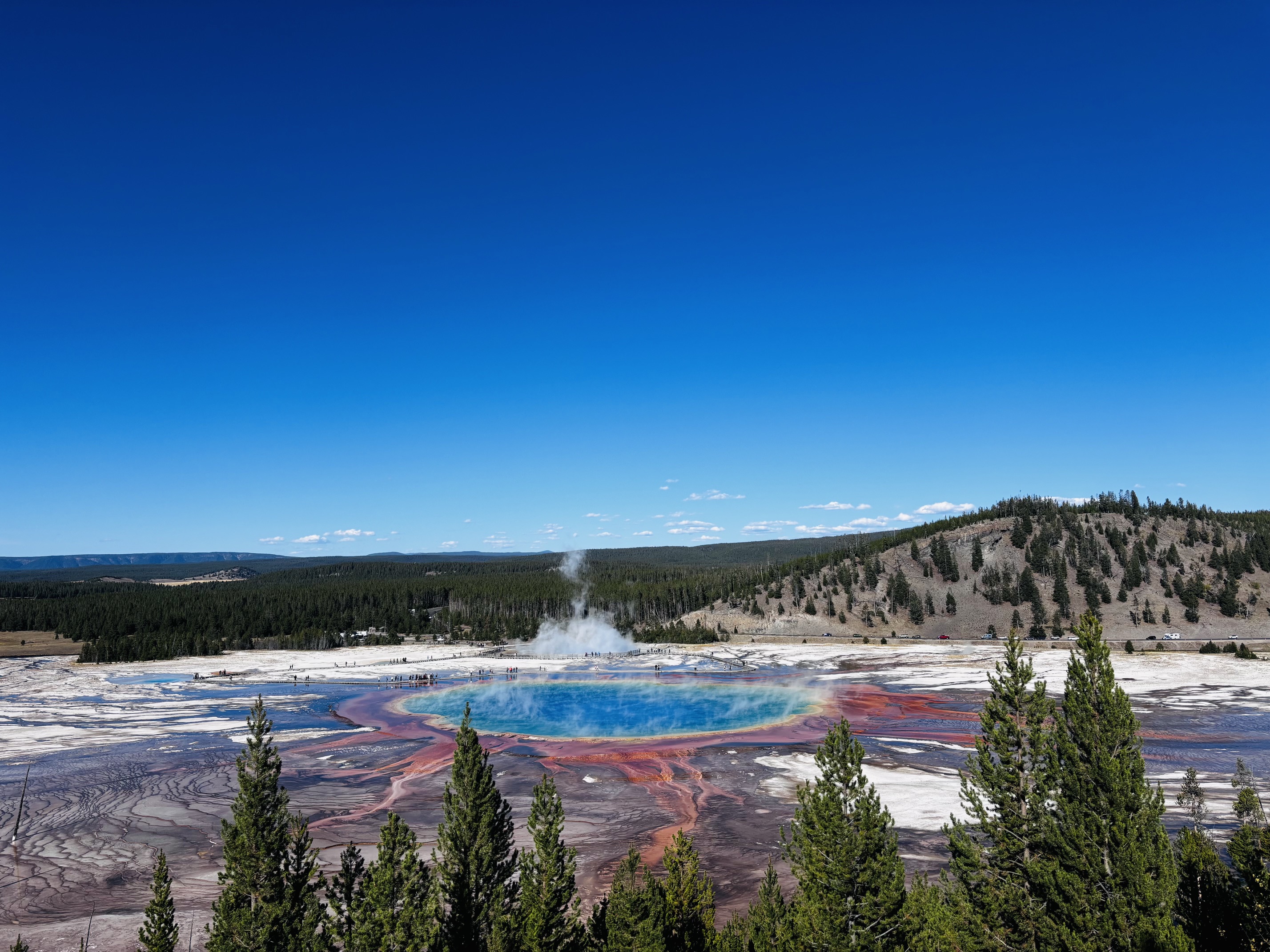 Yellowstone, Grand Prismatic Spring, and the extremophile life